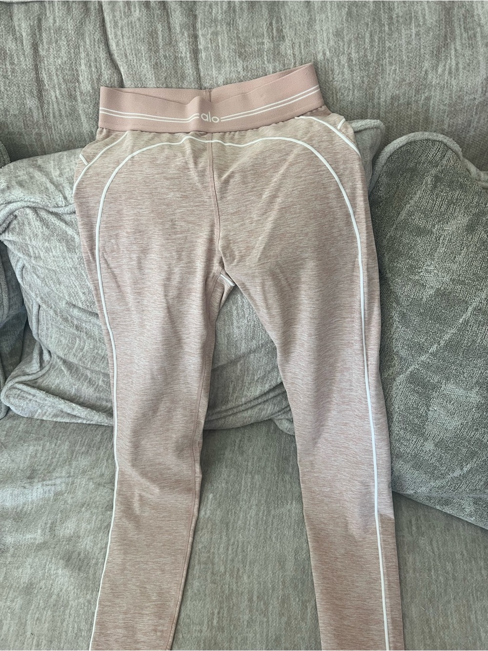 Alo pink quartz heartthrob leggings